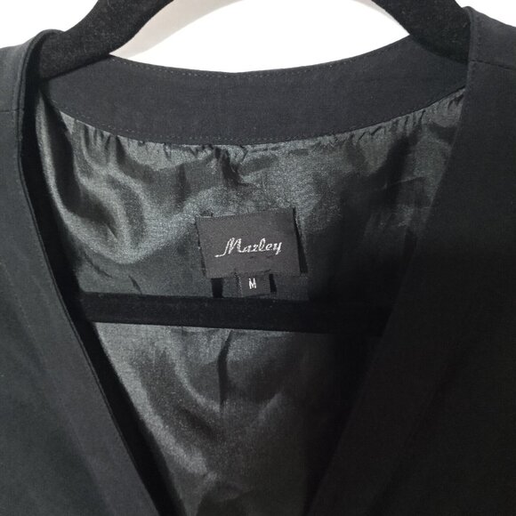 Womens Jumpsuit Size M 100% Silk Black Romper Short Sleeve V Neck Wrap Retro - Picture 3 of 6